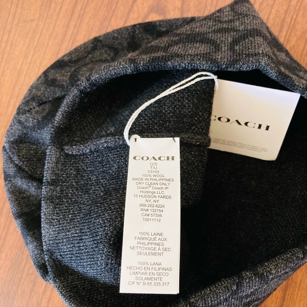 NWT COACH BLACK KNIT SIGNATURE BEANIE - Picture 4 of 4
